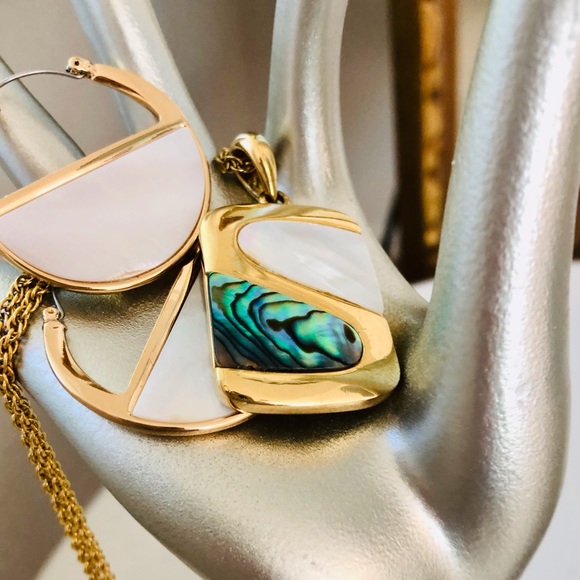 Vintage Abalone Pendant & Mother of Pearl Earrings - Picture 2 of 14